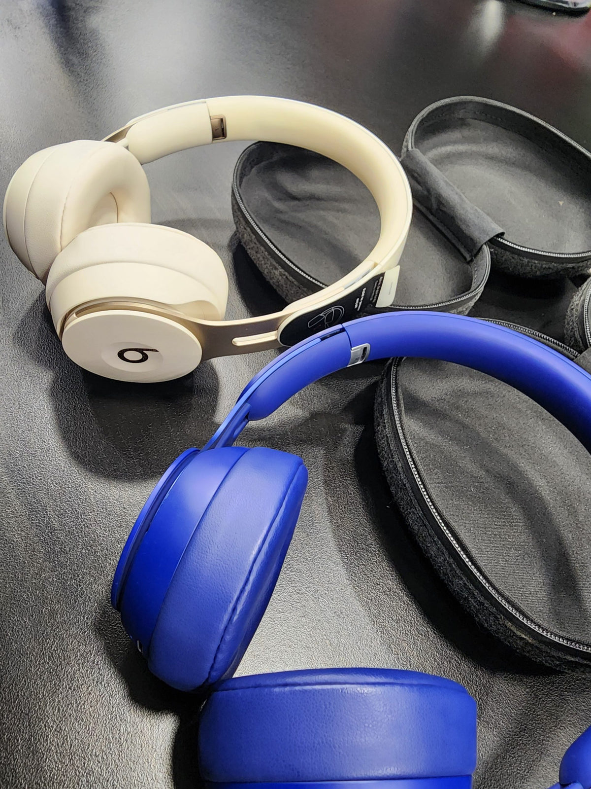 Beats Solo Pro Wireless Noise Cancelling Headphone - Cream (Used)