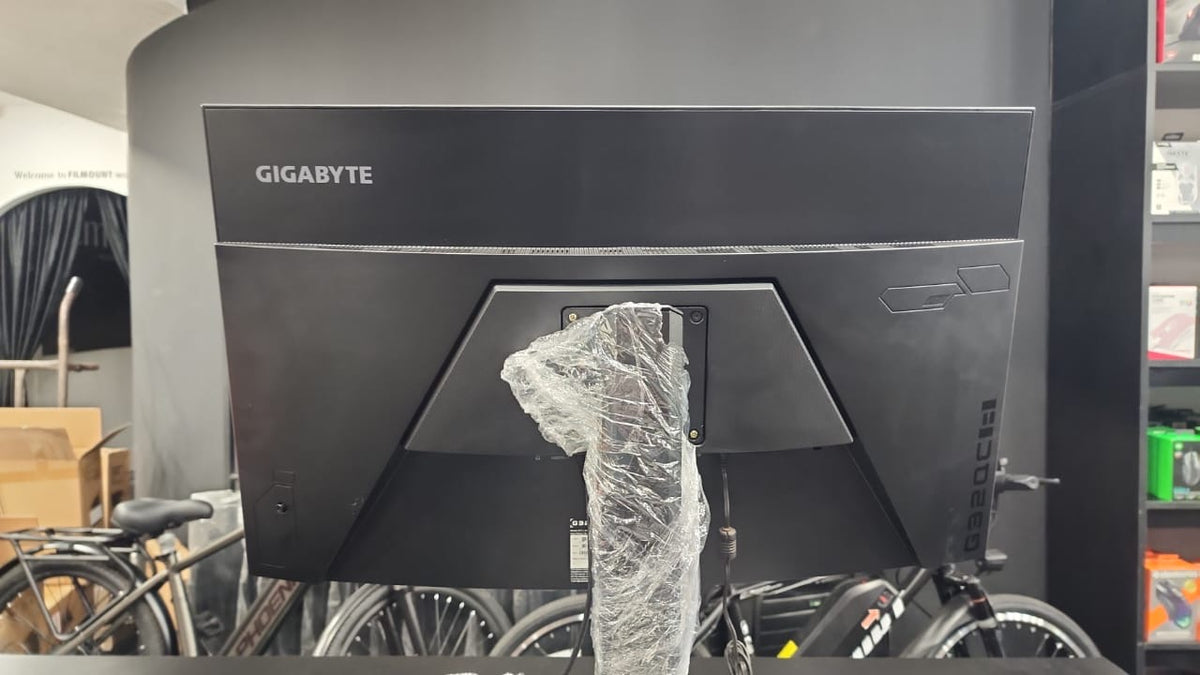 Gigabyte G32QC A 32” Curved QHD 165Hz Gaming Monitor (Used – Excellent Condition)