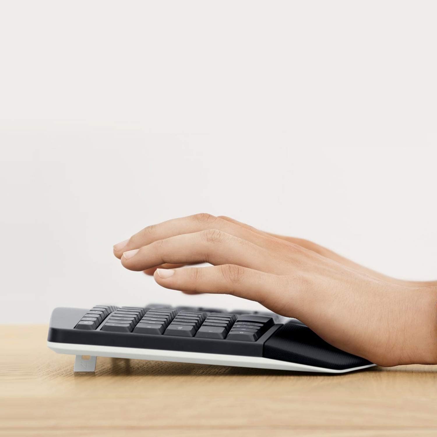 Logitech MK850 Performance Wireless Keyboard &amp; Mouse Combo