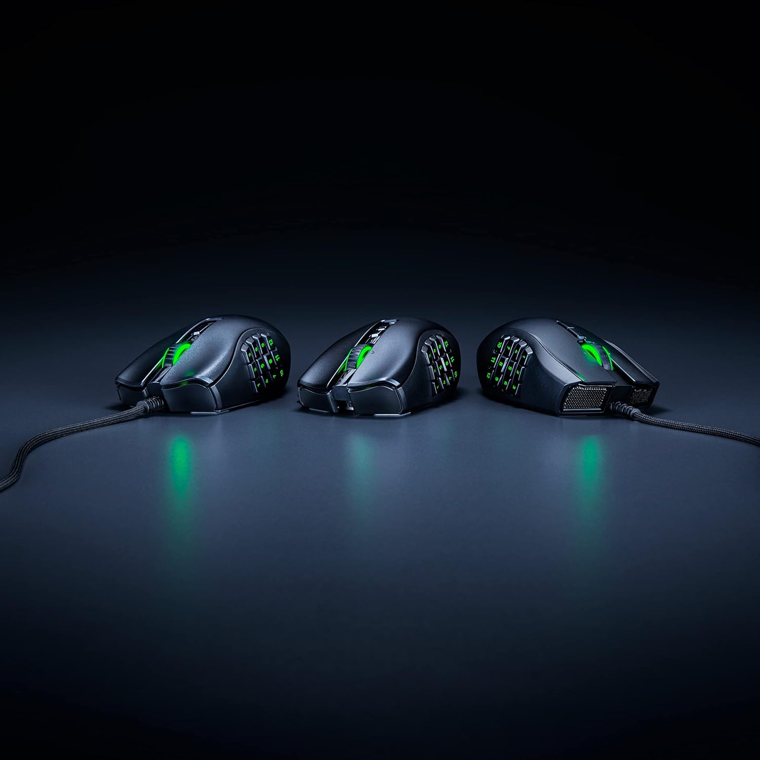 Razer Naga X Lightweight MMO Gaming Mouse with 16 Programmable Buttons