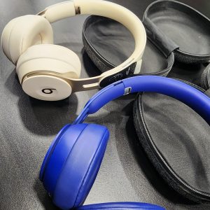 Beats Solo Pro Wireless Noise Cancelling Headphone - Cream (Used) - Image 3