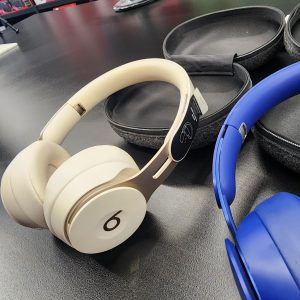 Beats Solo Pro Wireless Noise Cancelling Headphone - Cream (Used)