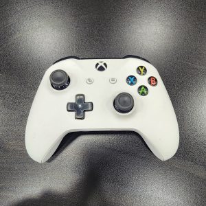Xbox One Wireless Controller – White (Used) - Image 1
