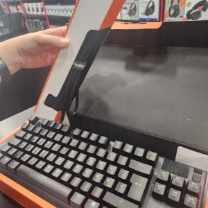 SteelSeries Apex 7 TKL Mechanical Gaming Keyboard - Image 6