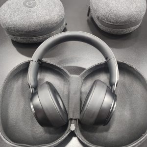 Beats Solo Pro Wireless Noise Cancelling Headphone - Black (Used) - Image 3